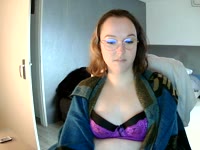 Ik ben een spontane dame die bijna niets te gek vind. Ik sta voor veel dingen open zolang we het samen maar gezellig hebben. Heb je een lekker verzoekje? vraag het me dan zeker.