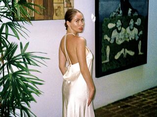 camgirl showing tits AmandaRiver