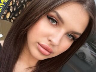 nude camgirl picture CoraLennox