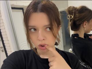 camgirl photo DevonaChurchey