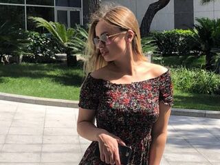 naked girl with live cam EmileeBeyale