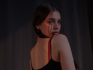 camslut naked GertudeCova