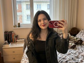 striptease cam KeliCollymore