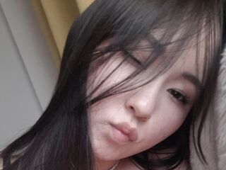 topless camgirl LauriMoradel