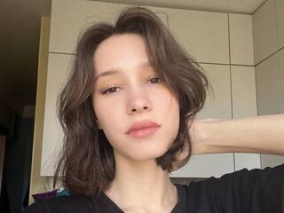 beautiful cam girl LavondaAlvizo