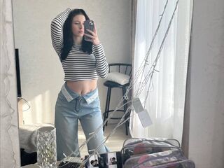 camwhore fingering pussy LeoriCorde