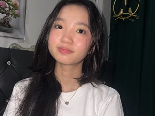 camwhore masturbating with dildo LindaWalkers