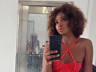 naked cam girl masturbating with sextoy LuluWilde