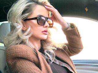 cam slut chat room MoniqueSin