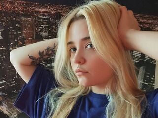 beautiful girl MonnieMoniz