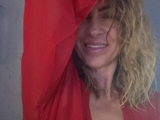 masturbating girl SandraQuinsy