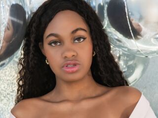 naked webcam girl masturbating StormiHills