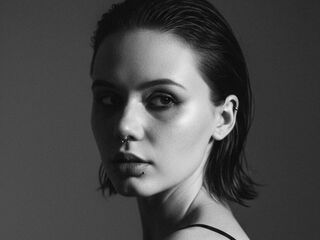 cam girl chatroom JudithSterett