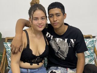 camcouple masturbating EmiAndLuis