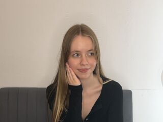 naked cam girl masturbating with dildo AbigailLee