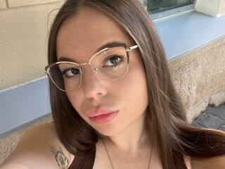 topless webcamgirl AmeliaLung