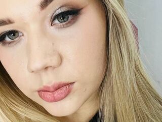 hot striptease webcam AminaDigges