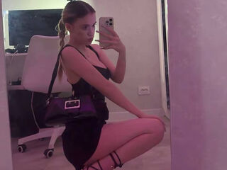 naked girl with webcam AngelesBelfiore