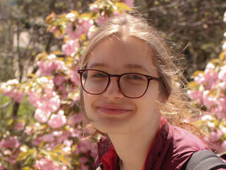 naked cam girl masturbating with sextoy AureliaVyxen