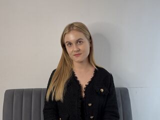 hot sex web cam BellaMonson