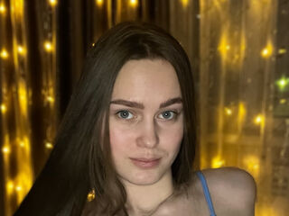 hot girl webcam BernardineCaiafa