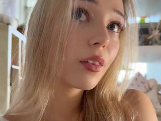 cam girl masturbating with dildo BernieceFrisch