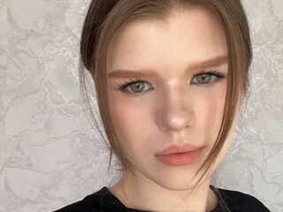 topless webcamgirl BeulaPetrillose