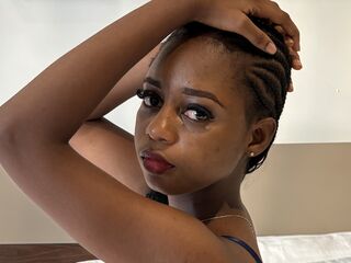 naked cam BrianaHadid