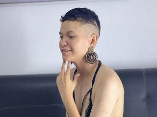 camgirl masturbating with sex toy CambellBenett