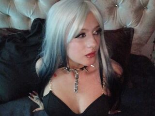 camgirl showing tits CamiilaSeven