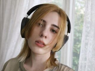 topless cam girl CarlHanchett