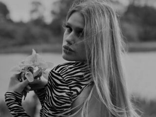 camgirl playing with sex toy CharisseBuonomo