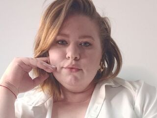 naughty cam girl fingering pussy ChloeThru