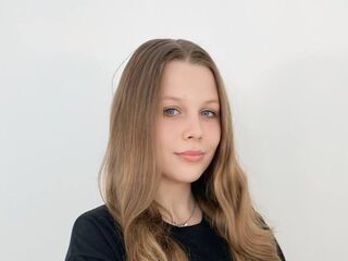 nude webcamgirl ChristianeSivie
