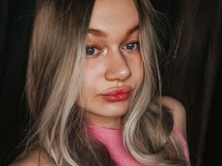 naughty camgirl CirillaAkerman