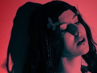 cam girl masturbating with dildo CorlissFunston