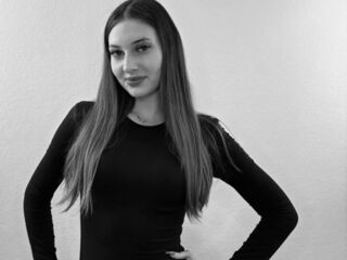 shaved pussy cam DaynaNicholls