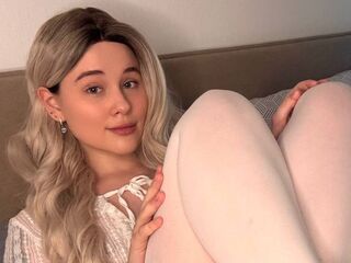 adult webcam chat room DeluaMoon