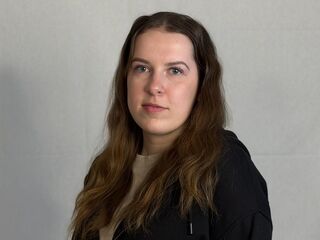 cam girl masturbating with dildo DeniseGriffin