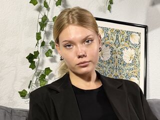 camwhore live DonellaAndra