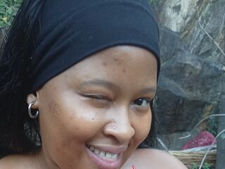 girl chatroom DoraPhillips