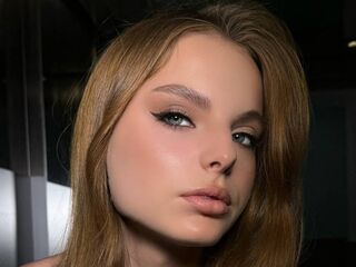 hot cam girl masturbating with sextoy DoraWilliams