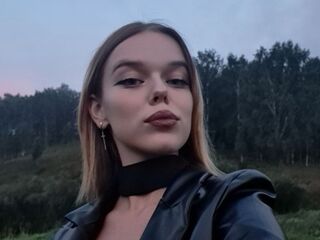 camgirl masturbating with sex toy EdinaAmos