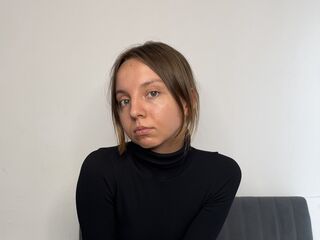 naked camgirl photo EleonoraSzabo