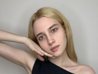 live strip tease show EmmaHurriet