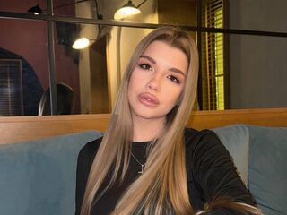 nude webcam girl photo EmmyRamsdell