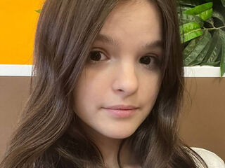 closeup web cam GiannaHarrison