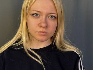 cam girl showing tits HerthaWiggen