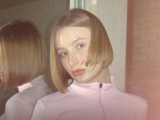 girl cam live IlonaLothrop