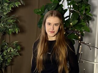 camslut fingering shaved pussy JeanetteKama